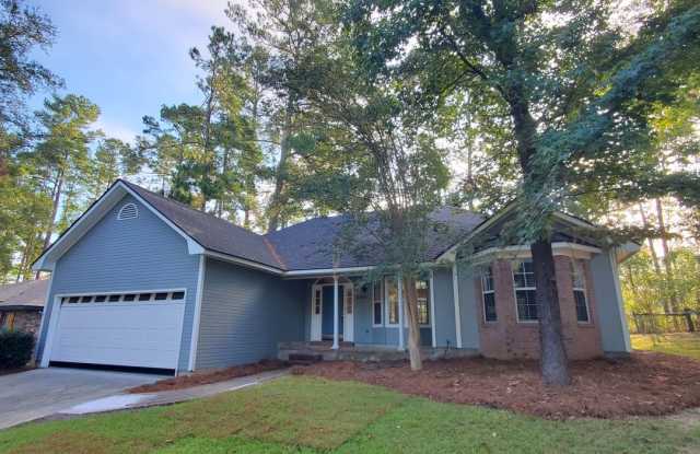 Charming 3-Bedroom Home in Wood Valley Subdivision - Valdosta, GA- Fenced in Back Yard