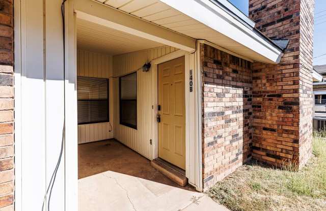 140 N Troy Avenue unit: B