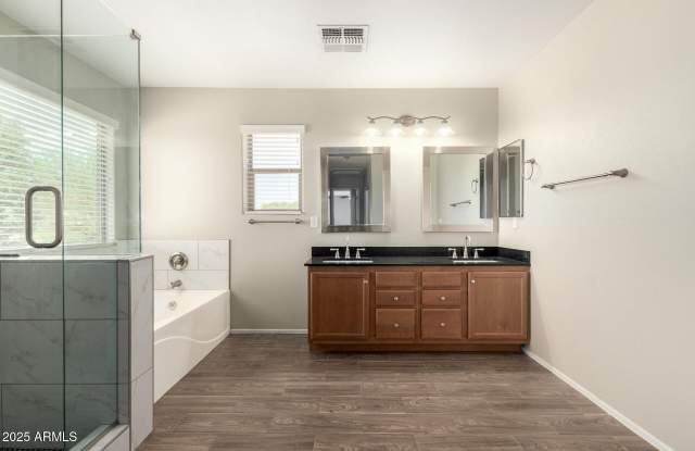 4122 E PALM BEACH Drive