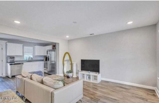 13227-R Willow Oak Circle