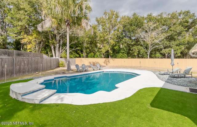 8330 CROSS TIMBERS Drive W