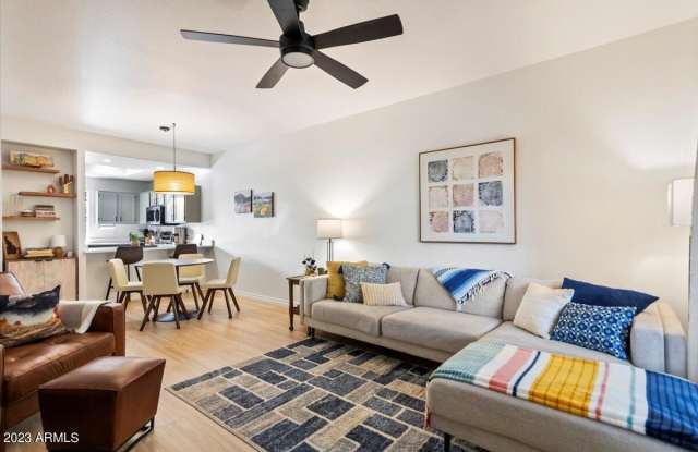 1017 E MARYLAND Avenue unit: 116