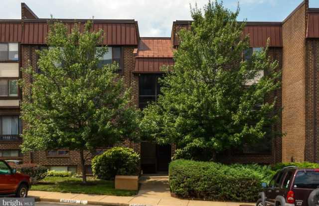 122 ROBERTS LANE