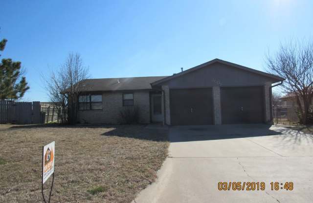 2609 NE Dearborn Ave - 2609 Northeast Dearborn Avenue, Lawton, OK 73507