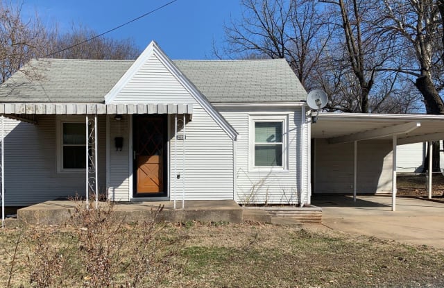 2351 W Nichols - 2351 West Nichols Street, Springfield, MO 65802