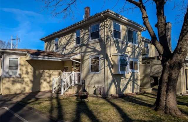 Photo of 1425 Manville Road unit: 4