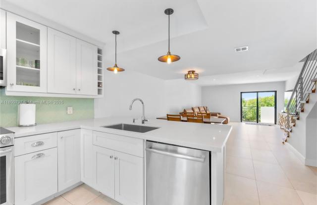 Photo of 6901 Edgewater Drive