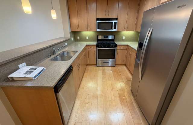 1BED/1BATH CONDO AVAILABLE FOR RENT NEAR LAKE MERRIT IN  DOWNTOWN OAKLAND, CA!!!
