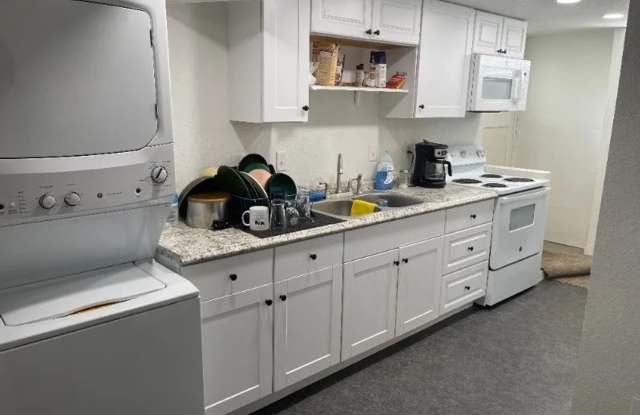 610 S. Loomis Avenue #B