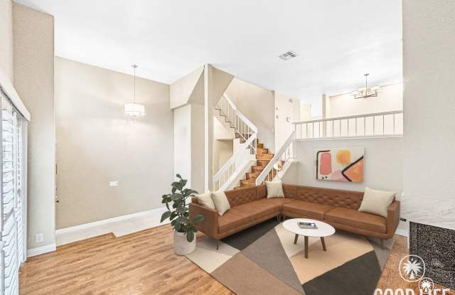 Beautiful 3B/2.5BA W/ Attached 2 Car Garage, A/C,  W/D in La Jolla!