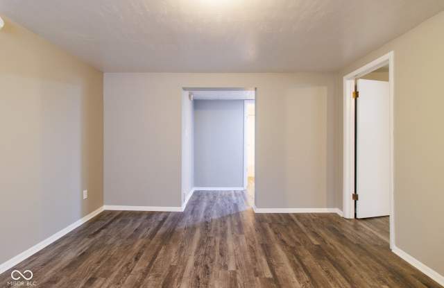 4849 N Bolton Avenue