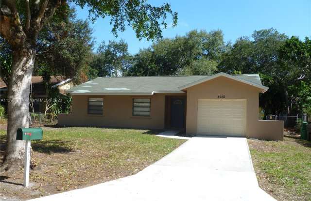 4950 SW 26th Ter