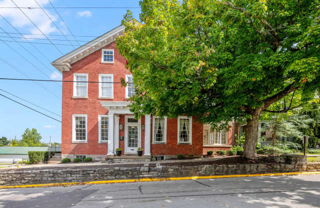 31 West Hickman Street