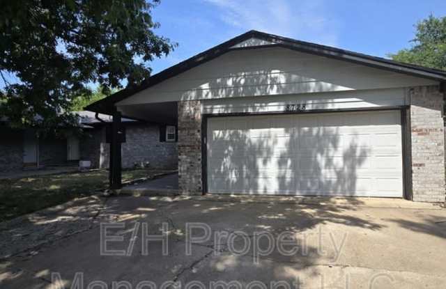 8728 East Arthur Circle