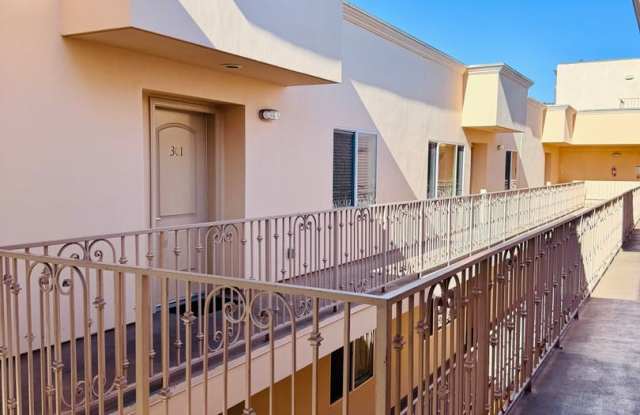 Photo of Spacious 3 bedroom condo in Van Nuys