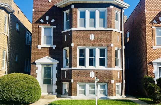 Photo of 1827 Gunderson Avenue unit: Two