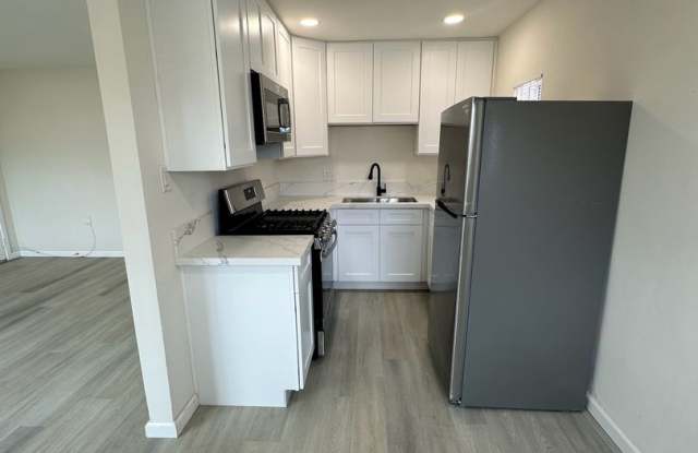 Newly Remodeled - 2 Bedroom/1 Bath...Downstairs Unit