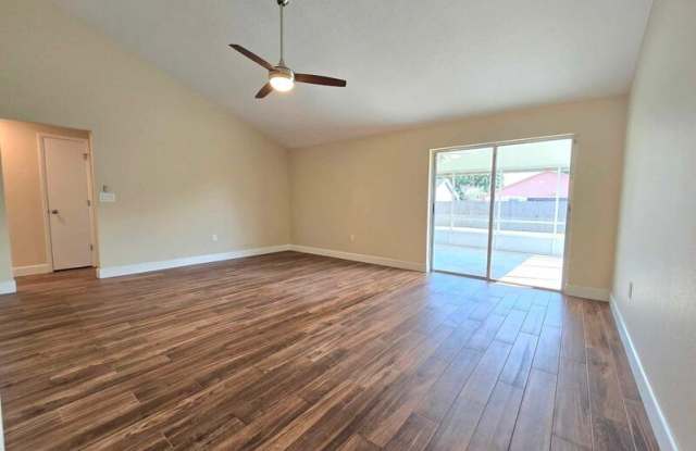 3848 Featherwood Trl