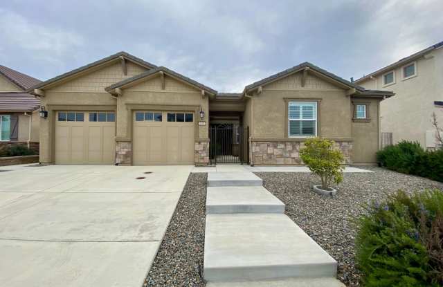 Beautiful 4 Bedroom 3.5 Bath Home for Rent - THIS HOME IS TOO BEAUTIFUL TO MISS! - 1591 Castlerock Drive, San Benito County, CA 95023