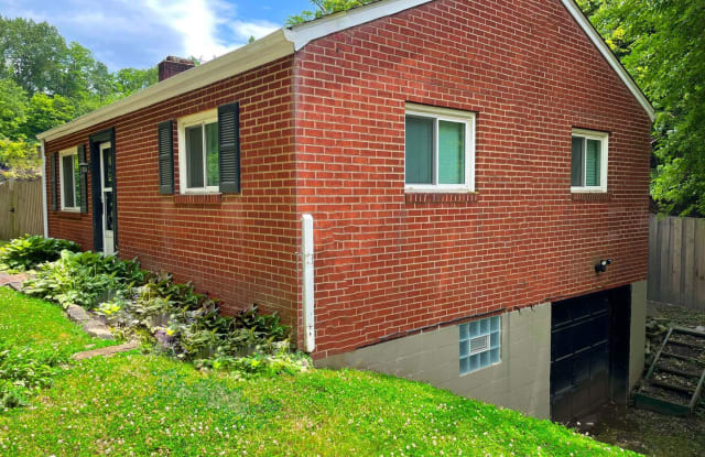 376 Spruce Run Rd - 376 Spruce Run Road, Avalon, PA 15202