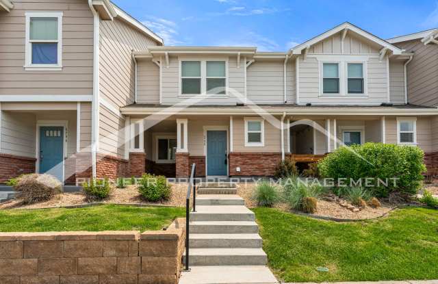 Charming Townhome with 1 Car Garage and Central A/C