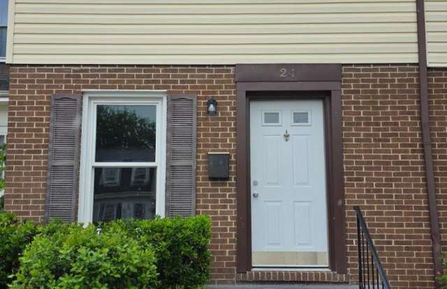 24 LERNER Court