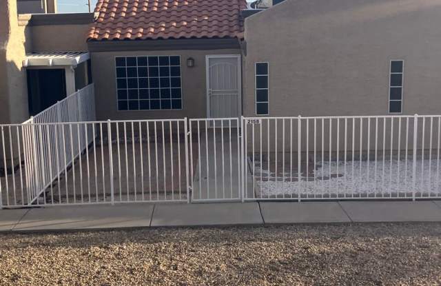 Photo of TOWN HOME FOR RENT WITH GARAGE.