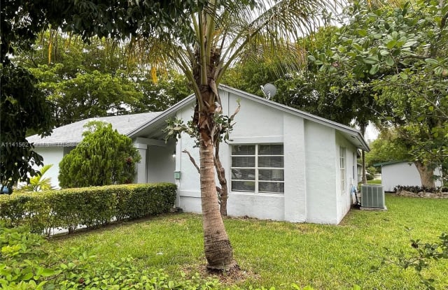 6530 SW 59th Pl - 6530 Southwest 59th Place, South Miami, FL 33143