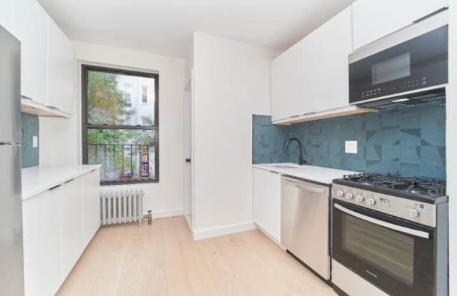 318 E 90TH ST.