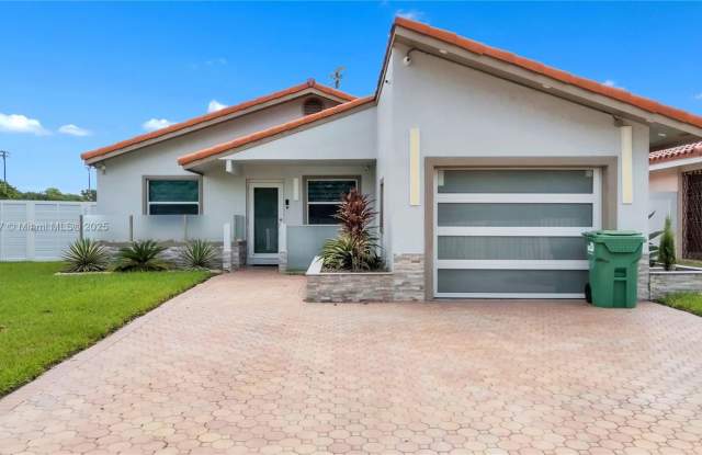 Photo of 15851 Southwest 108th Avenue