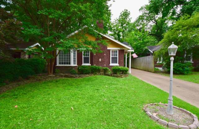 DARLING charmer with 3 beds and 2 baths near the U of M.