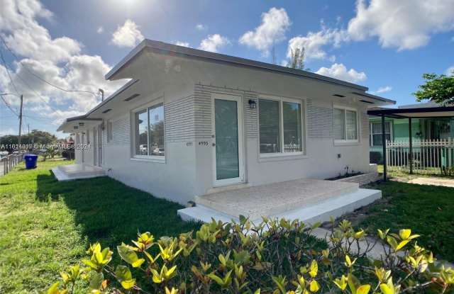 4995 NW 5th Ave
