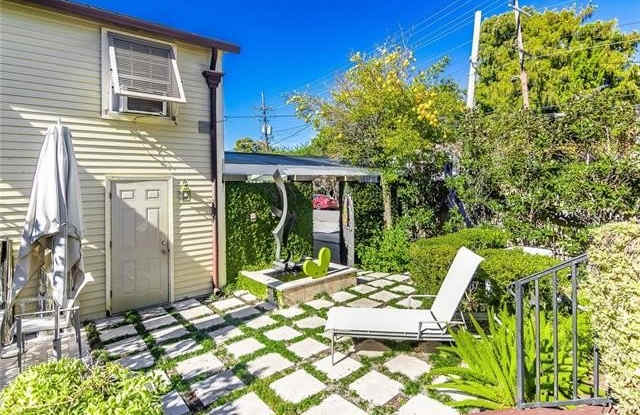 Photo of 2238 1/2 OCTAVIA Street