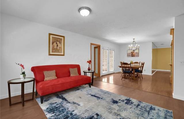 2524 Ivan Hill Terrace