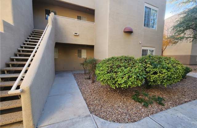 1901 Villa Palms Court