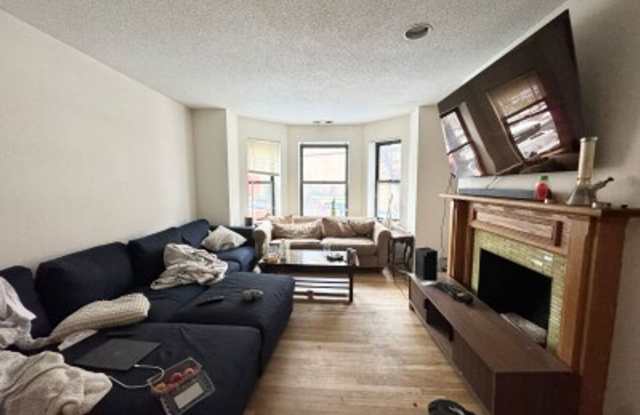 SEPT 2026 - Rare Fenway 5 Bed/3 Bath on Gainesborough St. Two Floors, Central A/C, Students Welcome!