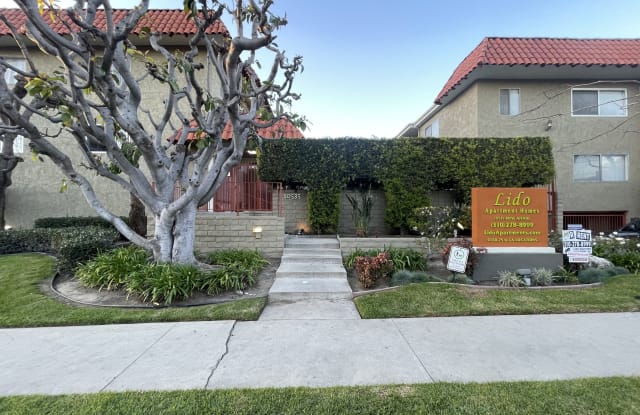 Photo of 10535 Rose Avenue