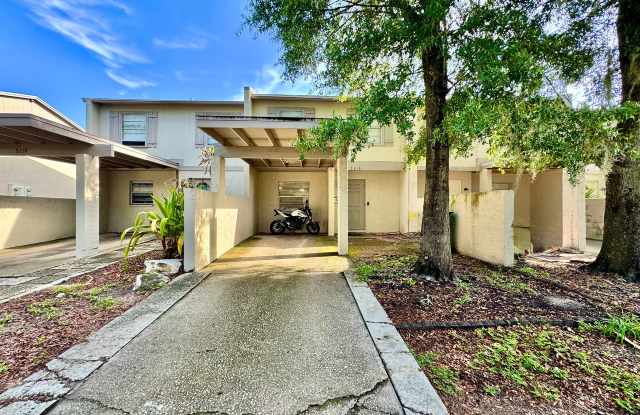 5216 Tennis Court Cir