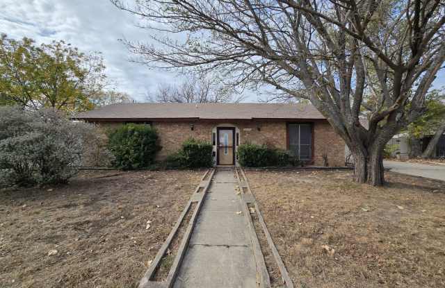 PRICE REDUCTION - INGROUND POOL - AVAILABLE NOW!