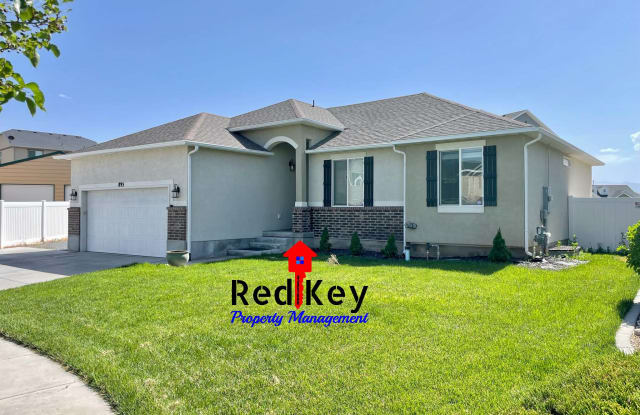 895 Flint Cir - 895 Flint Cir, Tooele, UT 84074