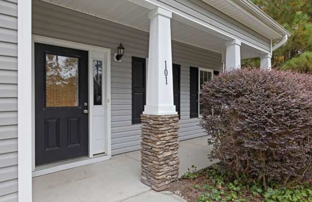 Beautiful 3-bedroom, 2.5-bathroom home available for lease in Hampstead