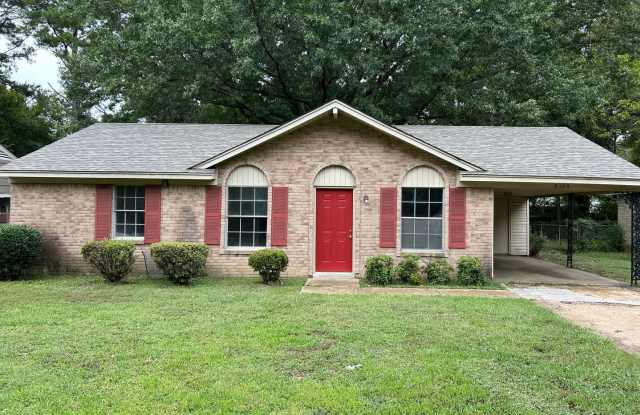 Photo of 8105 Elmbrook Dr Southaven, MS