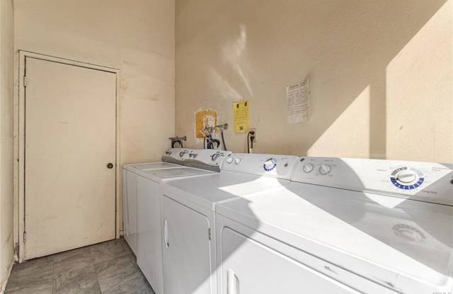 1534 East Wilson Avenue