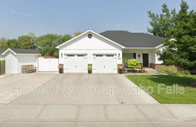 3382 Grove Ln