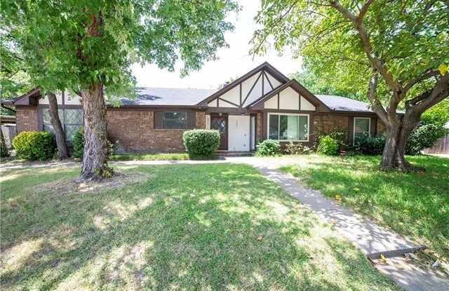 2300 Dalewood Lane - 2300 Dalewood Lane, Bedford, TX 76022