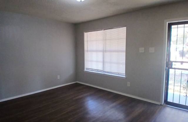 Cozy 3 bedroom 1 bath home - Open To Section 8