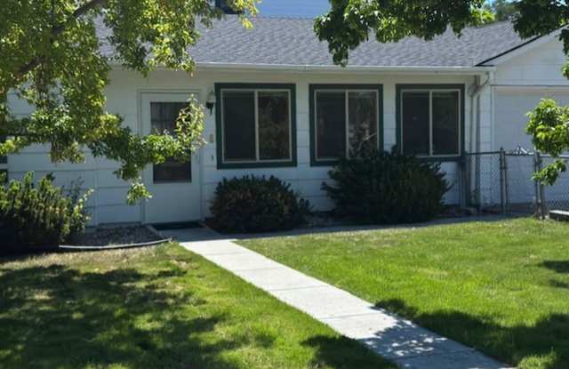 Photo of Charming 2‑Bed, 1‑Bath Hamilton Home with Attached Double Garage