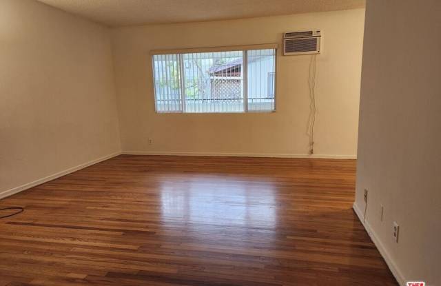 Photo of 8853 Alcott St unit: 9