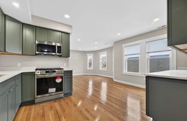 42 Almont Street2L