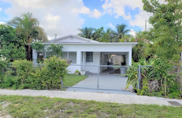 428 E 34th St - 428 East 34th Street, Hialeah, FL 33013